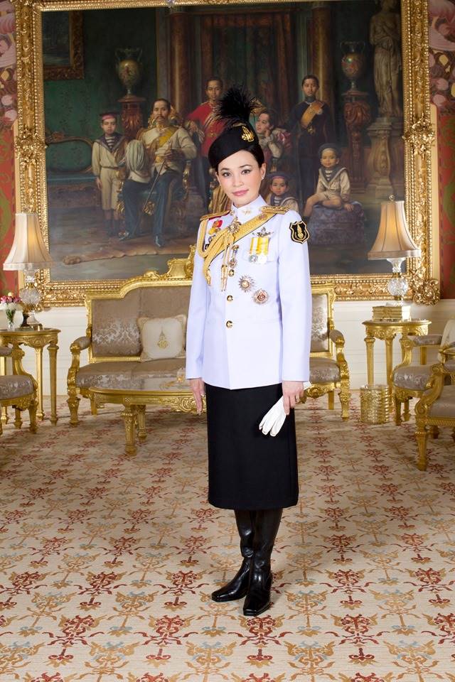 สมเด็จพระนางเจ้าฯ พระบรมราชินี สมเด็จพระนางเจ้าฯ พระบรมราชินี
