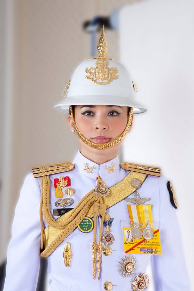 สมเด็จพระนางเจ้าฯ พระบรมราชินี สมเด็จพระนางเจ้าฯ พระบรมราชินี