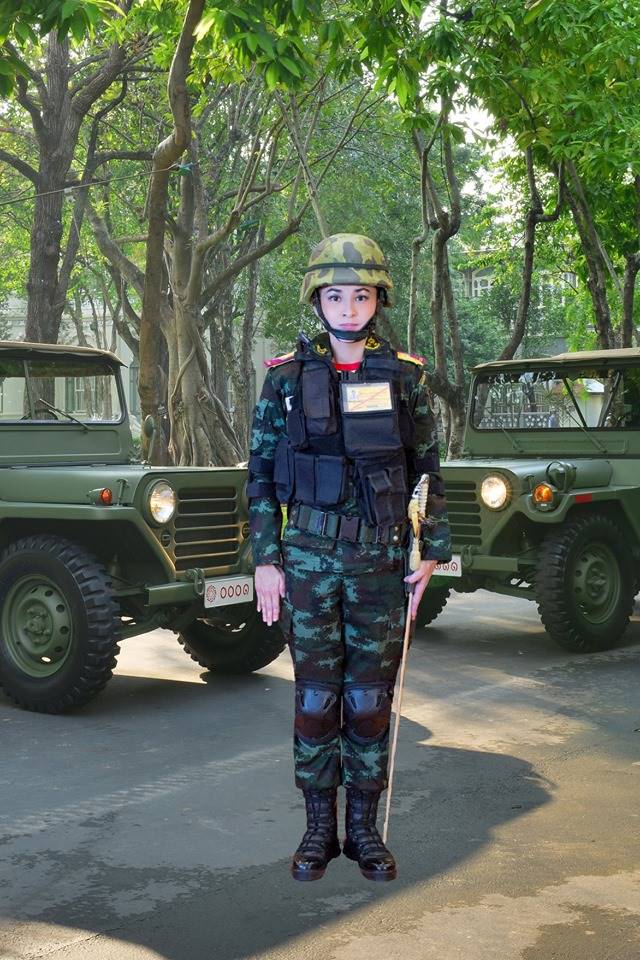สมเด็จพระนางเจ้าฯ พระบรมราชินี สมเด็จพระนางเจ้าฯ พระบรมราชินี