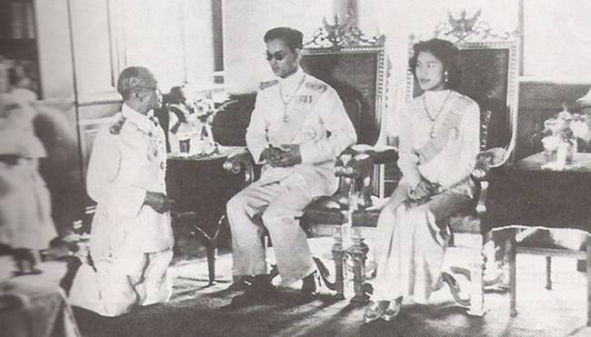 ย้อนอดีตธรรมเนียมการสถาปนา สมเด็จพระราชินีสิริกิติ์ ในรัชกาลที่ 9 ย้อนอดีตธรรมเนียมการสถาปนา สมเด็จพระราชินีสิริกิติ์ ในรัชกาลที่ 9