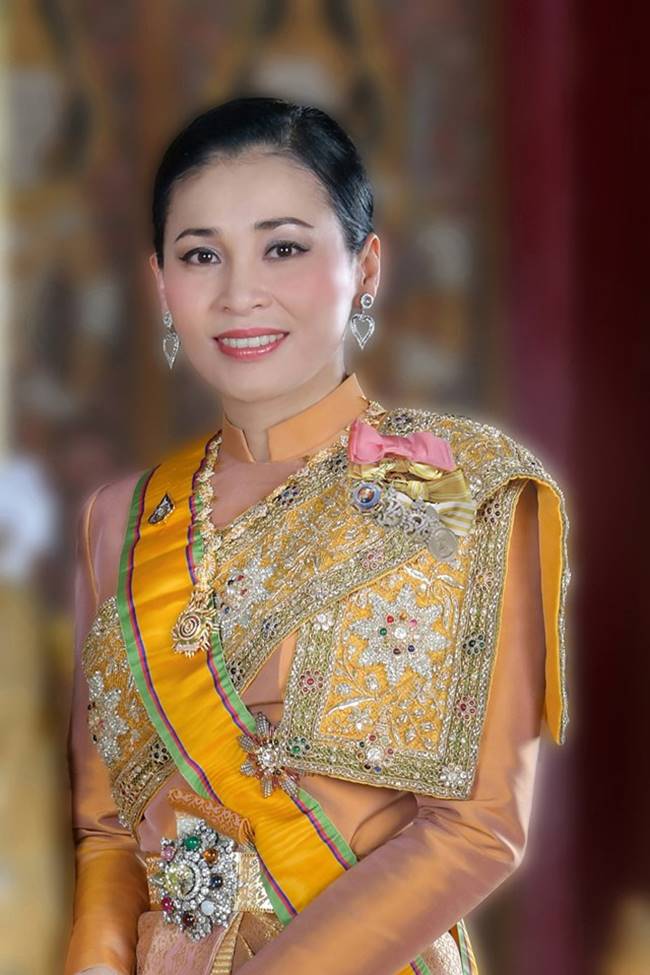 สมเด็จพระนางเจ้าฯ พระบรมราชินี สมเด็จพระนางเจ้าฯ พระบรมราชินี