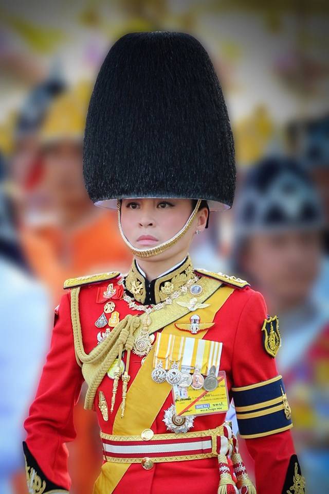 สมเด็จพระนางเจ้าฯ พระบรมราชินี สมเด็จพระนางเจ้าฯ พระบรมราชินี