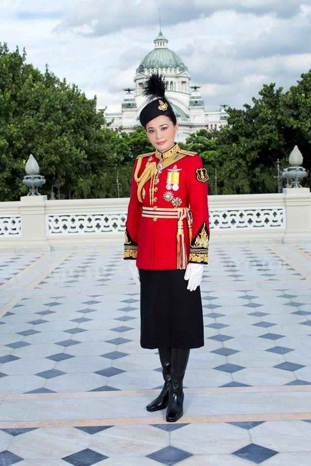 สมเด็จพระนางเจ้าฯ พระบรมราชินี สมเด็จพระนางเจ้าฯ พระบรมราชินี