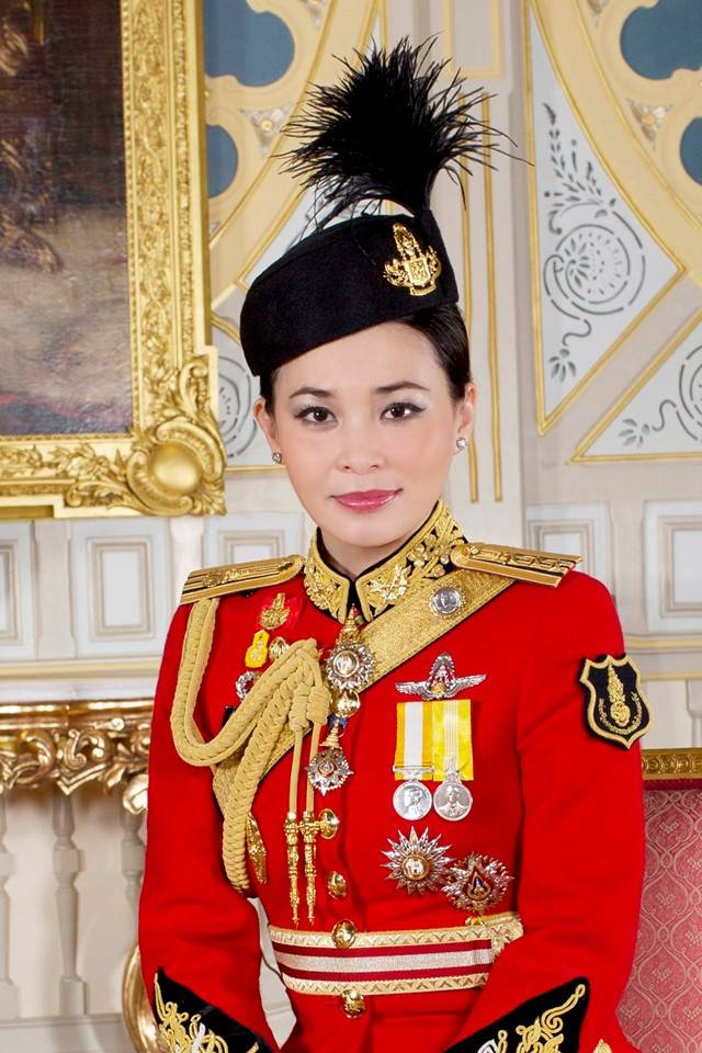 สมเด็จพระนางเจ้าฯ พระบรมราชินี สมเด็จพระนางเจ้าฯ พระบรมราชินี