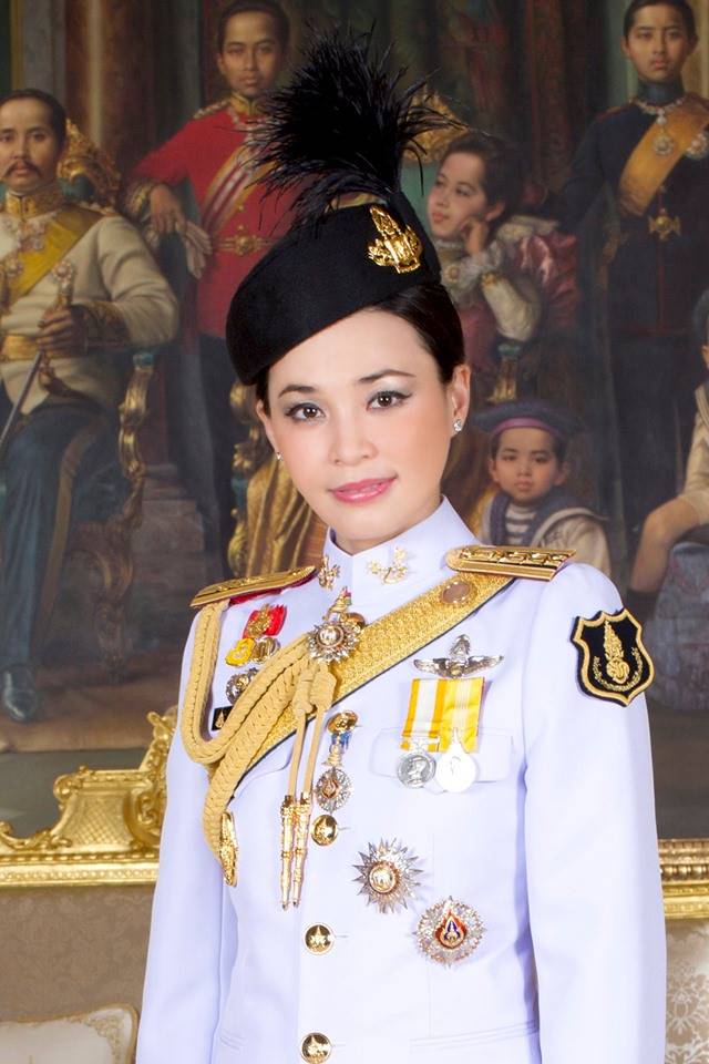 สมเด็จพระนางเจ้าฯ พระบรมราชินี สมเด็จพระนางเจ้าฯ พระบรมราชินี