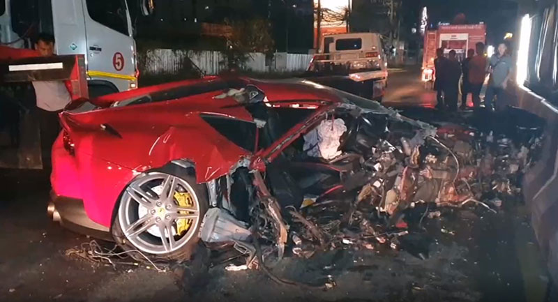 รถ Ferrari 812 SuperFast รถ Ferrari 812 SuperFast