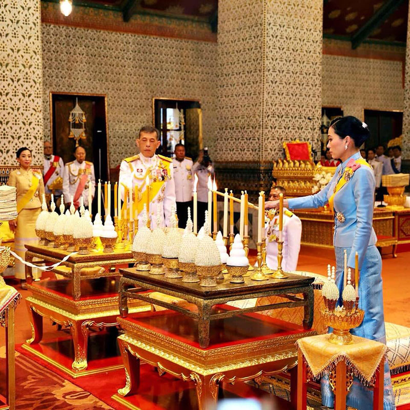 ในหลวง-พระราชินี ในหลวง-พระราชินี