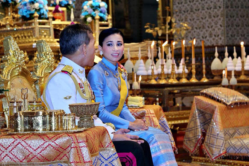 ในหลวง-พระราชินี ในหลวง-พระราชินี