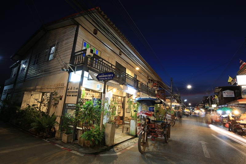 ที่พักเชียงคานมีให้เลือกมากมาย และรถขนส่งมวลชนสามารถเดินทางไปถึงได้