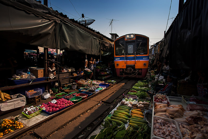 ตลาดร่มหุบ ตลาดร่มหุบ