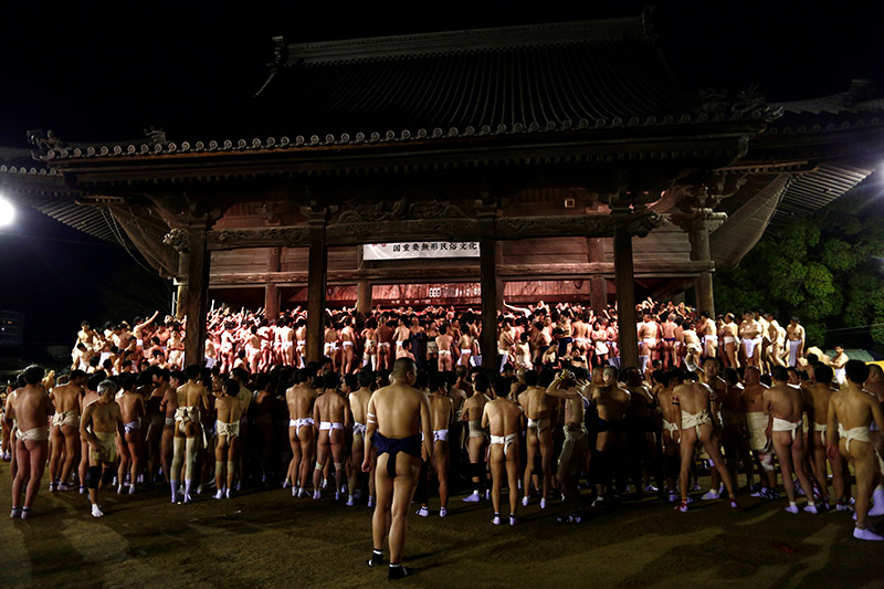 Hadaka Matsuri เทศกาลเปลือยกาย Hadaka Matsuri เทศกาลเปลือยกาย