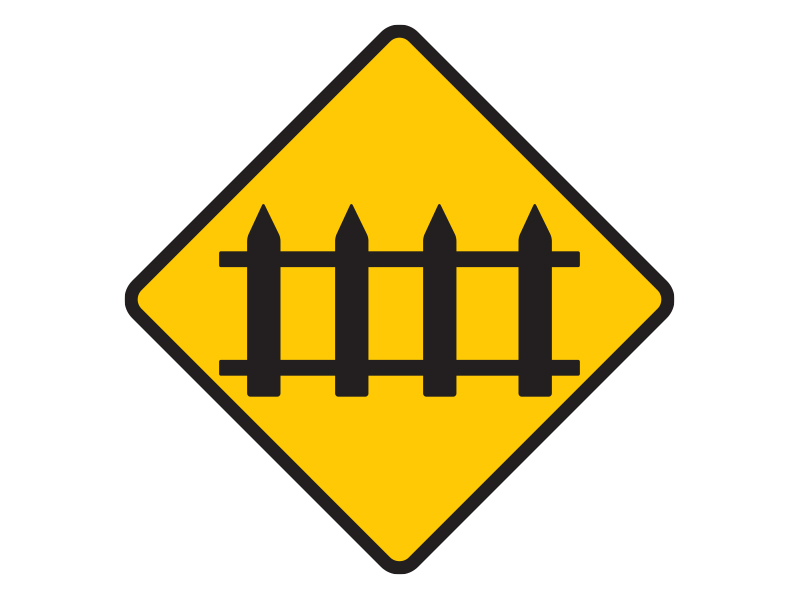 ป้ายจราจร ทางข้ามทางรถไฟมีเครื่องกั้นทาง