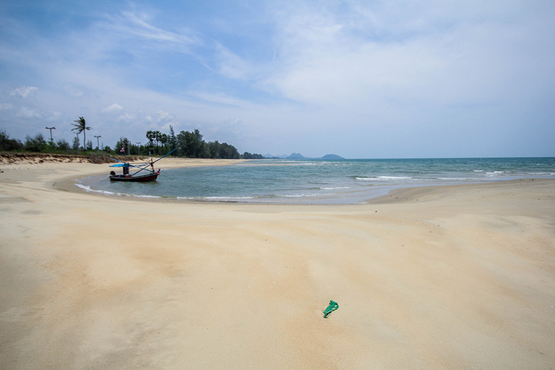 หาดบ้านกรูด หาดบ้านกรูด