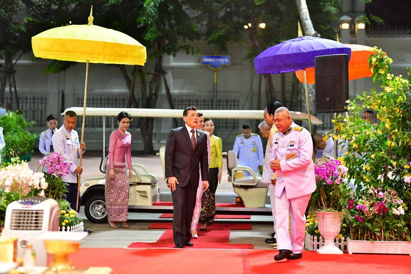 ในหลวง พระราชินี เสด็จฯ ในหลวง พระราชินี เสด็จฯ