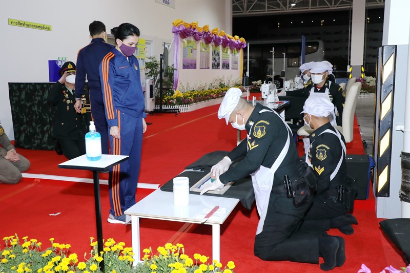 พระเจ้าอยู่หัว ร.10 และพระราชินี พระเจ้าอยู่หัว ร.10 และพระราชินี