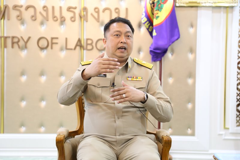 สุชาติ ชมกลิ่น สุชาติ ชมกลิ่น