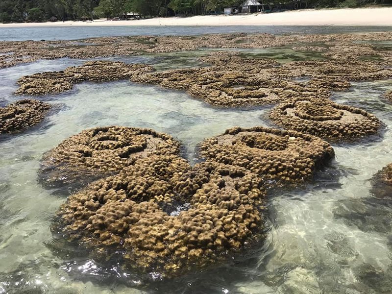 เกาะทะลุ เกาะทะลุ