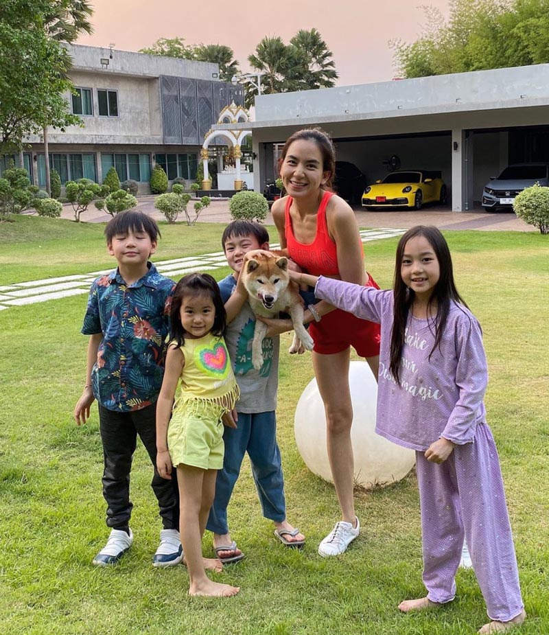 พลอย ชิดจันทร์ พลอย ชิดจันทร์