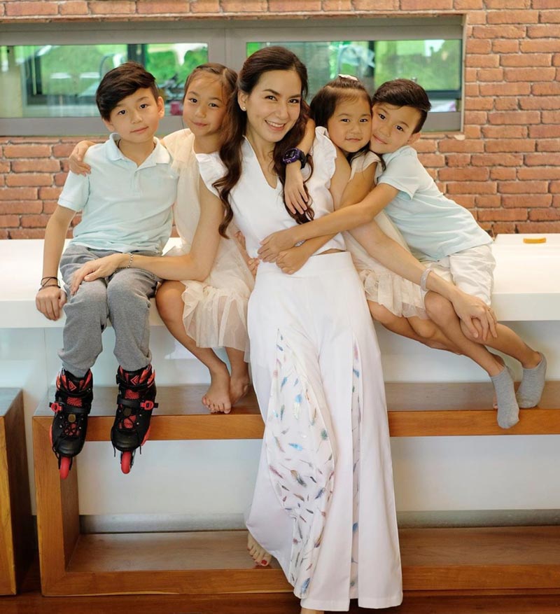 พลอย ชิดจันทร์ พลอย ชิดจันทร์