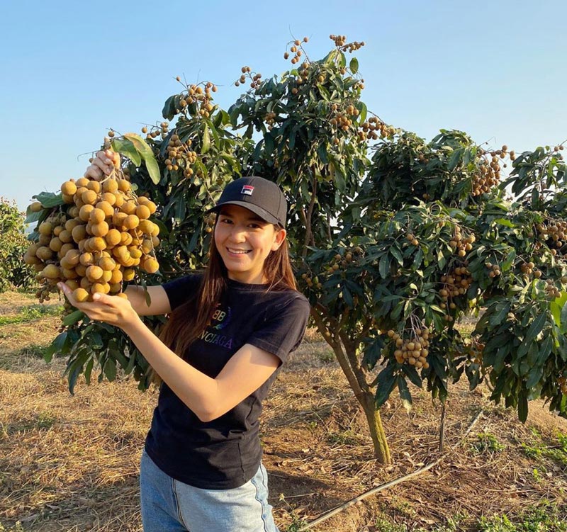 พลอย ชิดจันทร์ พลอย ชิดจันทร์