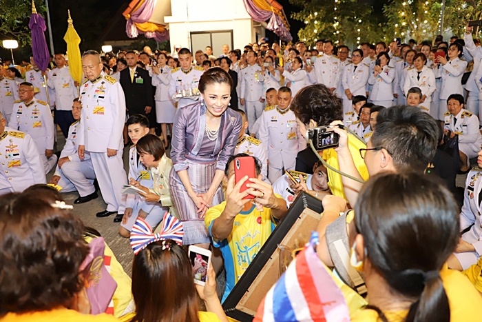 ในหลวง ร.10 ในหลวง ร.10