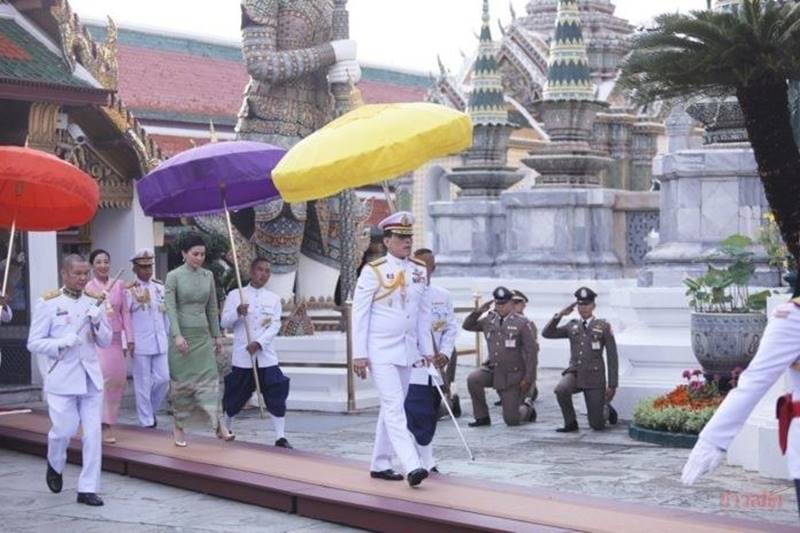 ในหลวง ร.10 , พระราชินี ในหลวง ร.10 , พระราชินี
