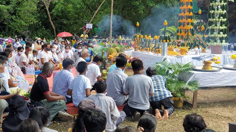 ตะเคียนทองยักษ์ นครสวรรค์ ตะเคียนทองยักษ์ นครสวรรค์