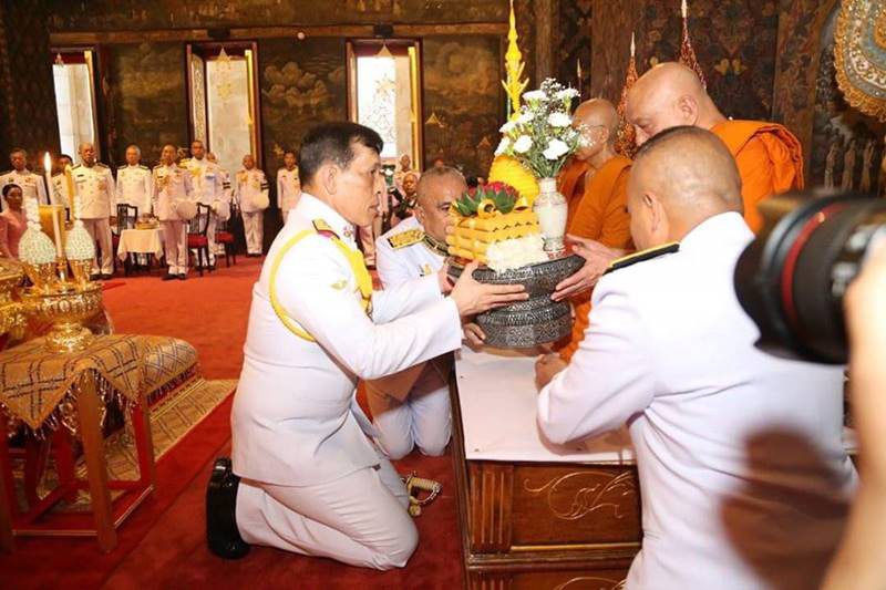 ในหลวง ร.10 , พระราชินี ในหลวง ร.10 , พระราชินี