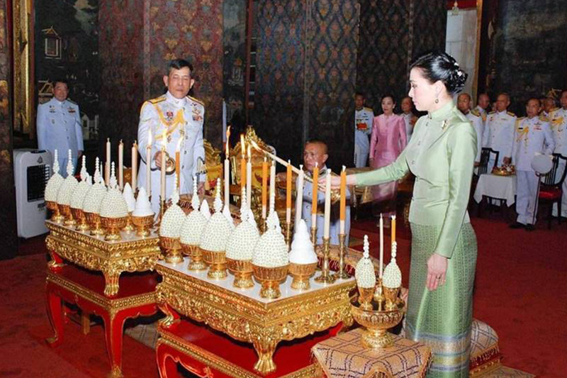 ในหลวง ร.10 , พระราชินี ในหลวง ร.10 , พระราชินี