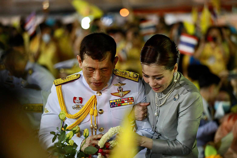 ในหลวง - พระราชินี ในหลวง - พระราชินี