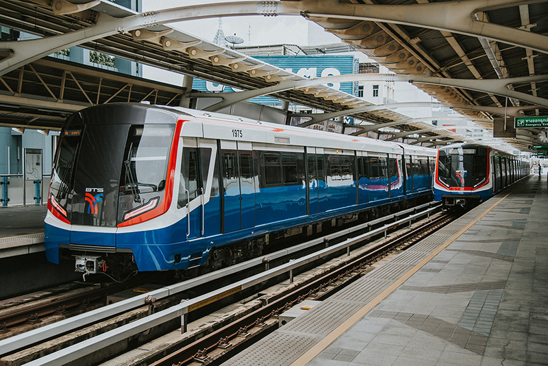 รถไฟฟ้า รถไฟฟ้า