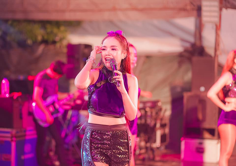 ศบค.มท. สั่งคุมเข้ม หลังมีดราม่าคอนเสิร์ต เจนนี่ ปล่อยคนแน่น-ไม่ใส่หน้ากากอนามัย ศบค.มท. สั่งคุมเข้ม หลังมีดราม่าคอนเสิร์ต เจนนี่ ปล่อยคนแน่น-ไม่ใส่หน้ากากอนามัย