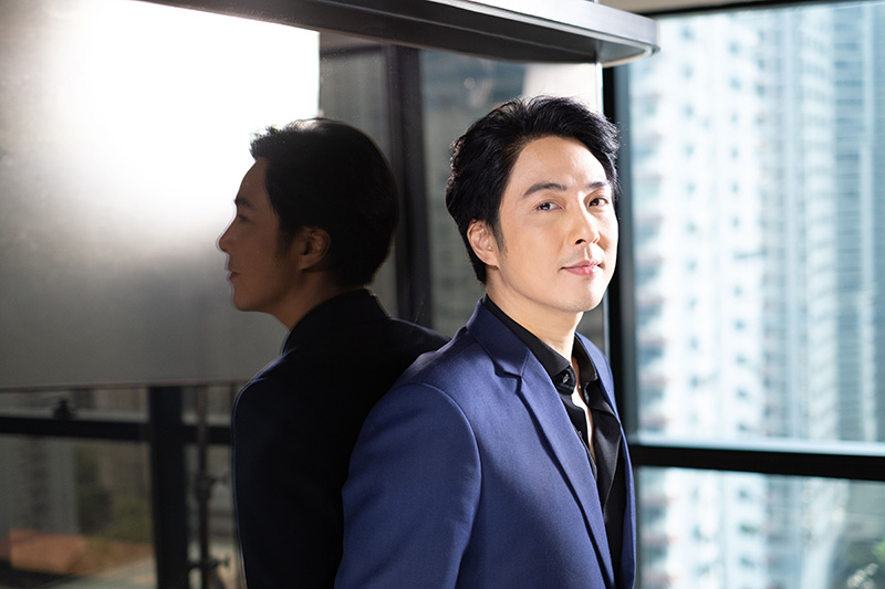 หนึ่ง อภิวัฒน์ หนึ่ง อภิวัฒน์