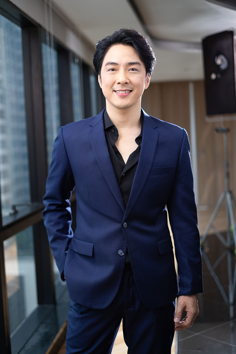 หนึ่ง อภิวัฒน์ หนึ่ง อภิวัฒน์