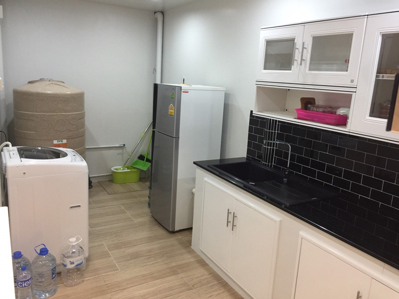 ทำห้องครัวหลังบ้านทาวน์เฮ้าส์ ทำห้องครัวหลังบ้านทาวน์เฮ้าส์