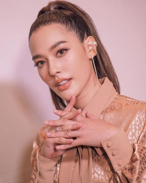 จีน่า ญีนา ซาลาส จีน่า ญีนา ซาลาส