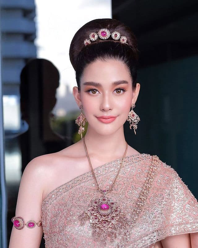 จีน่า ญีนา ซาลาส จีน่า ญีนา ซาลาส