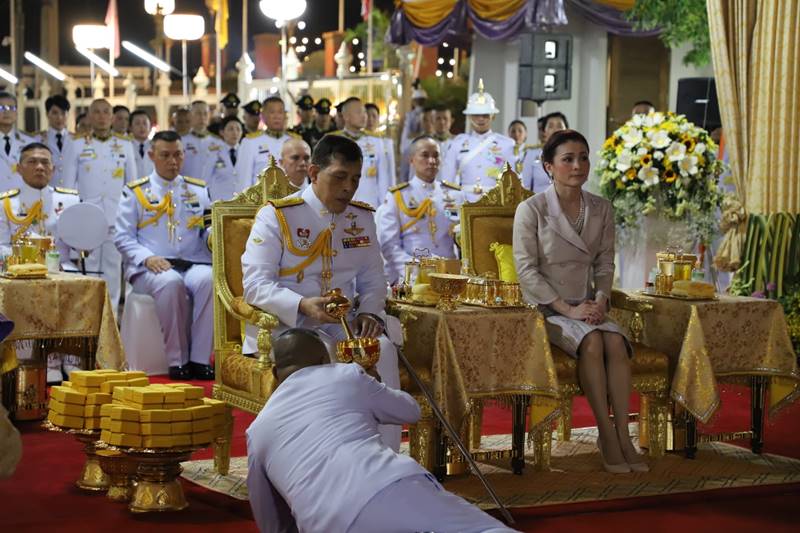 ในหลวง พระราชินี เสด็จฯ ในหลวง พระราชินี เสด็จฯ