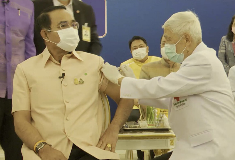 ประยุทธ์ฉีดวัคซีนโควิด 19 ประยุทธ์ฉีดวัคซีนโควิด 19