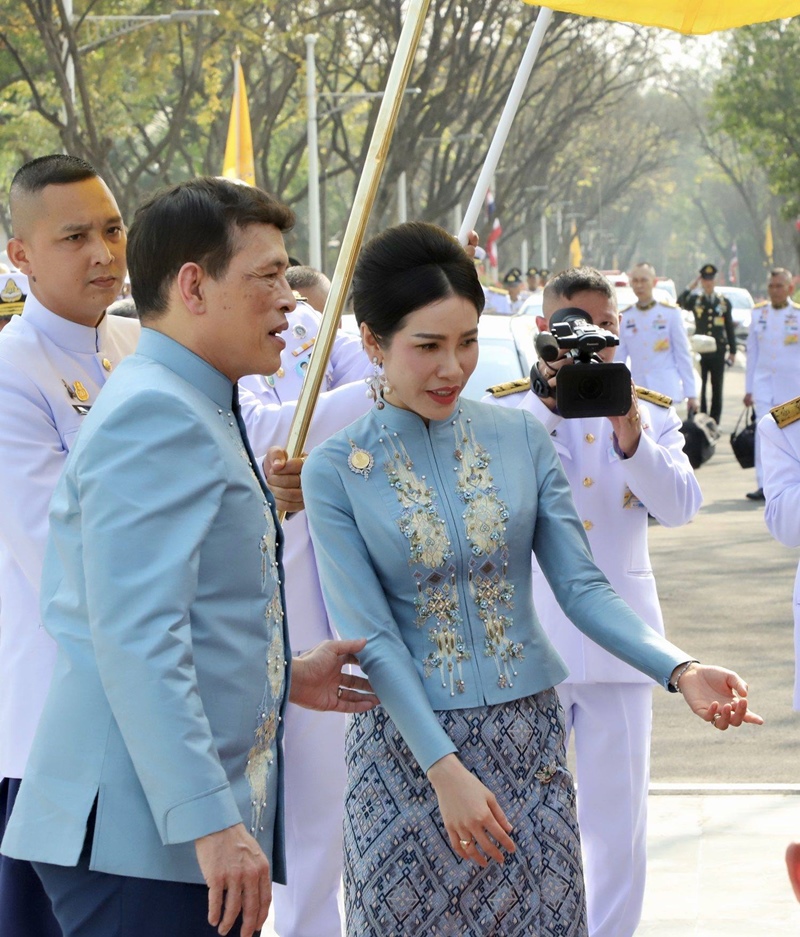 ในหลวง ร.10 กับ เจ้าคุณพระสินีนาฏ ในหลวง ร.10 กับ เจ้าคุณพระสินีนาฏ