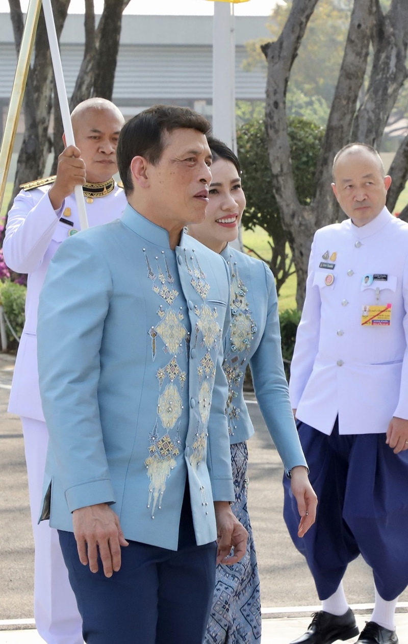 ในหลวง ร.10 กับ เจ้าคุณพระสินีนาฏ ในหลวง ร.10 กับ เจ้าคุณพระสินีนาฏ