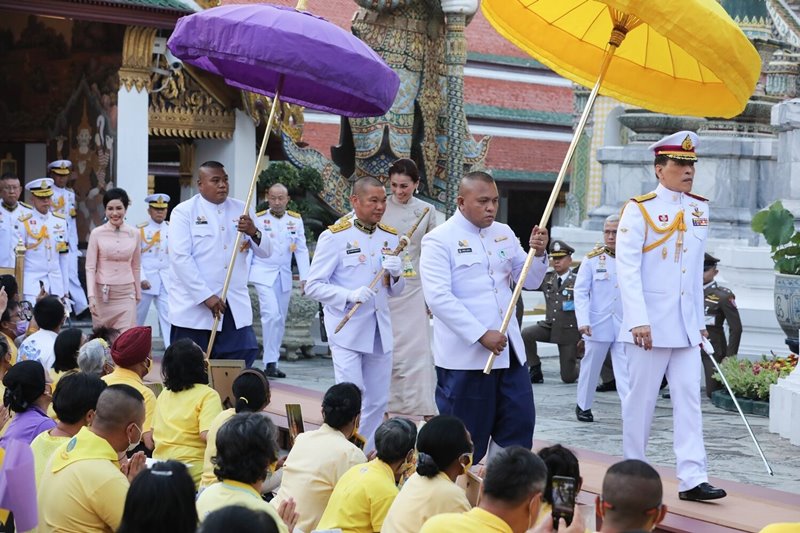 พระราชพิธีเปลี่ยนเครื่องทรงพระแก้วมรกต พระราชพิธีเปลี่ยนเครื่องทรงพระแก้วมรกต