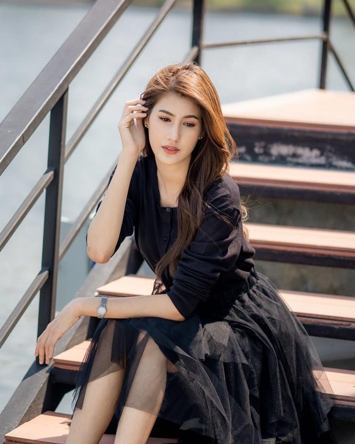 พิ้งค์พลอย ปภาวดี พิ้งค์พลอย ปภาวดี