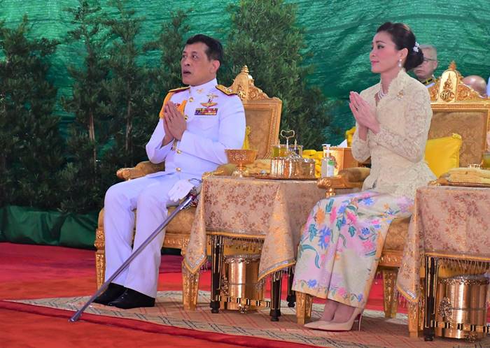 ในหลวง - พระราชินี ในหลวง - พระราชินี