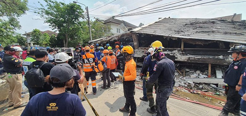ในหลวง ร.10 ทรงรับผู้เสียชีวิต ในหลวง ร.10 ทรงรับผู้เสียชีวิต