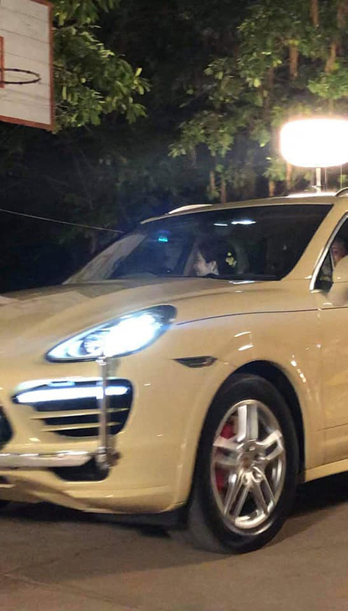 เจ้าคุณพระสินีนาฏ ขับรถยนต์พระที่นั่ง ถวายในหลวง เจ้าคุณพระสินีนาฏ ขับรถยนต์พระที่นั่ง ถวายในหลวง