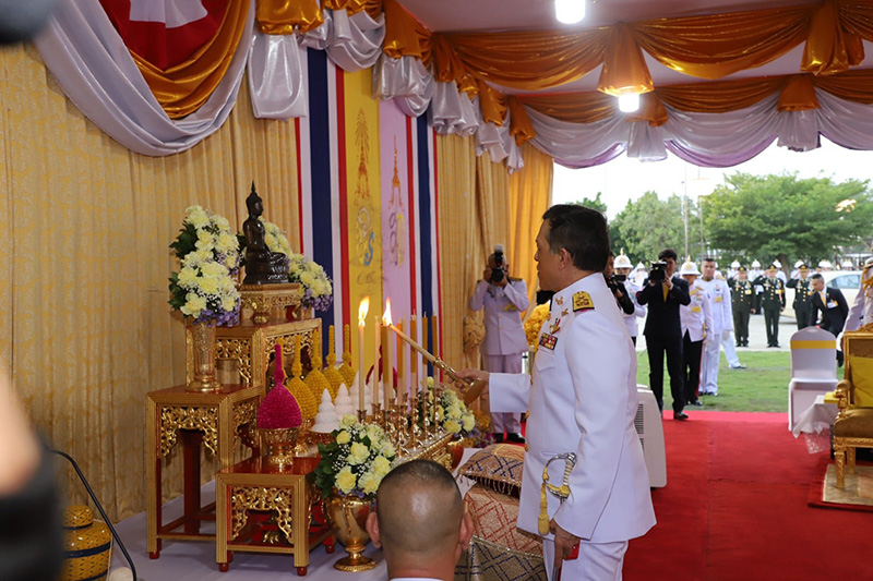 ในหลวง พระราชินี ในหลวง พระราชินี