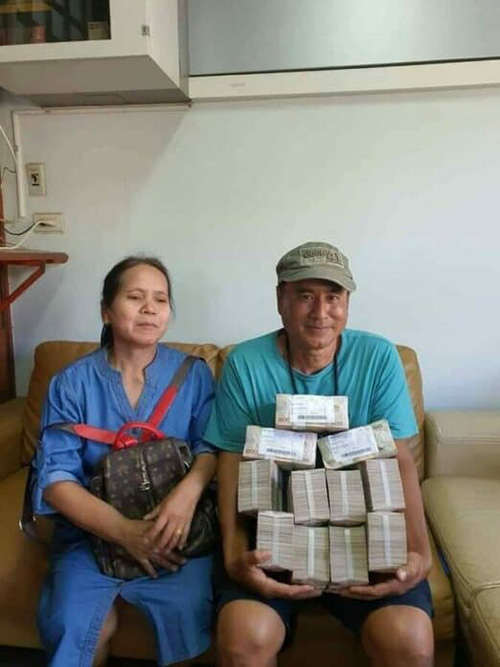 ผัวเมียดวงเฮง ถูกรางวัลที่ 1 ผัวเมียดวงเฮง ถูกรางวัลที่ 1