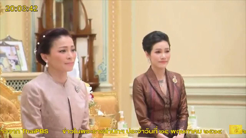ในหลวง ร.10 พระราชินี เสด็จฯ ออก พร้อมด้วย เจ้าคุณพระ  ในหลวง ร.10 พระราชินี เสด็จฯ ออก พร้อมด้วย เจ้าคุณพระ