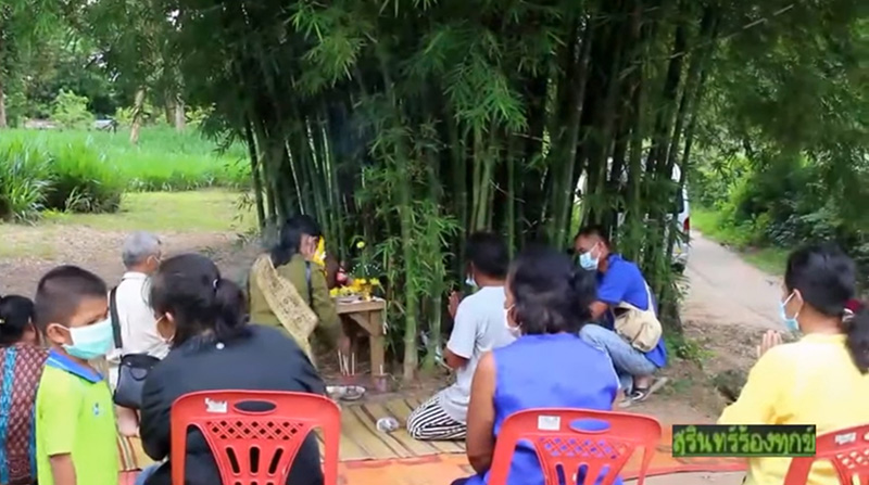 ผัวเมียขุดเจอไหโบราณ ผัวเมียขุดเจอไหโบราณ